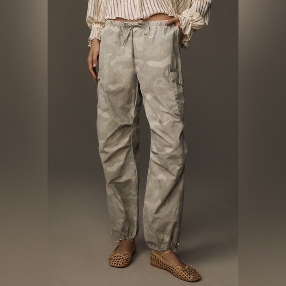 NWT! Anthropologie Pilcro Printed Camo Parachute Pants 🐾 - Picture 2 of 12